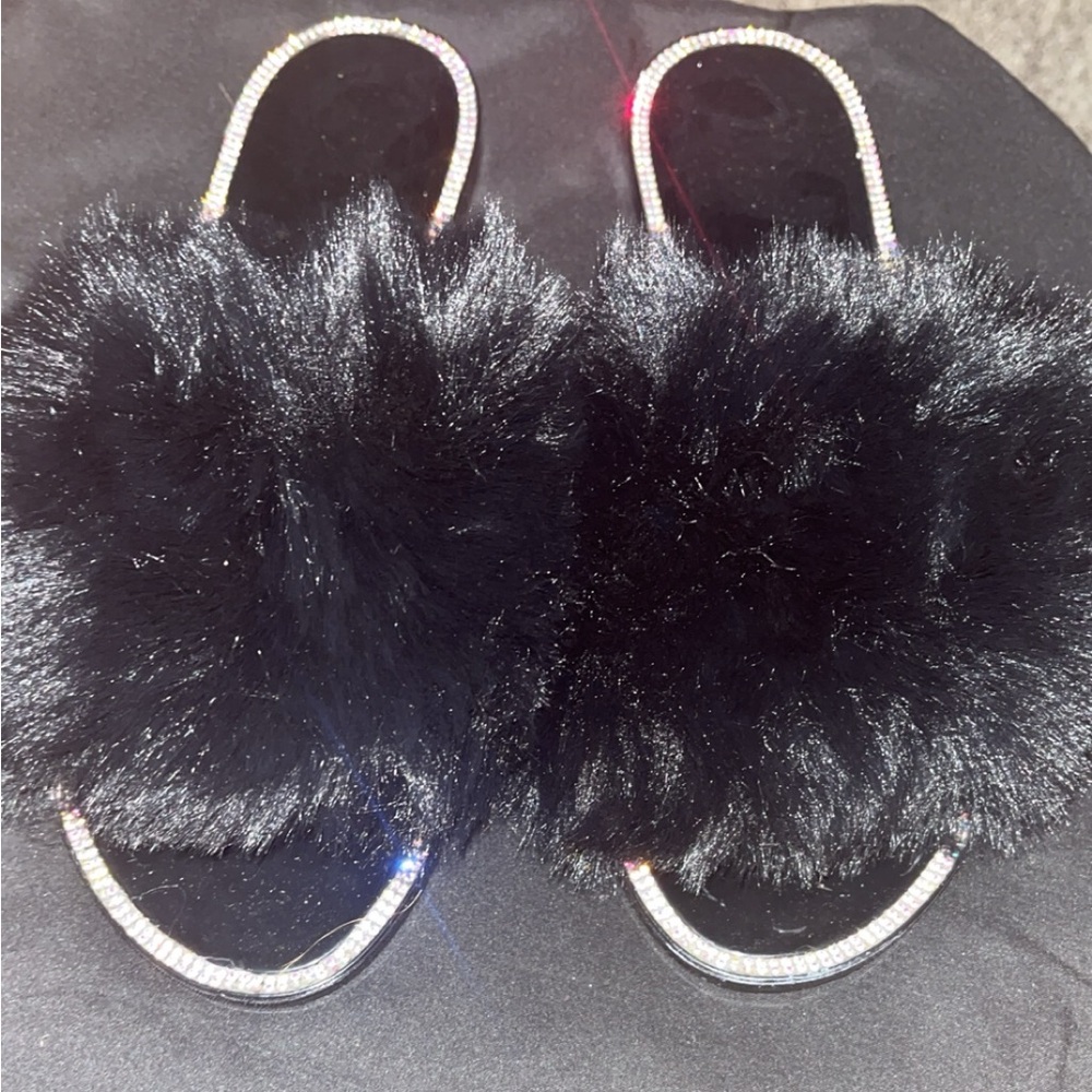 Fluffy diamond sandals